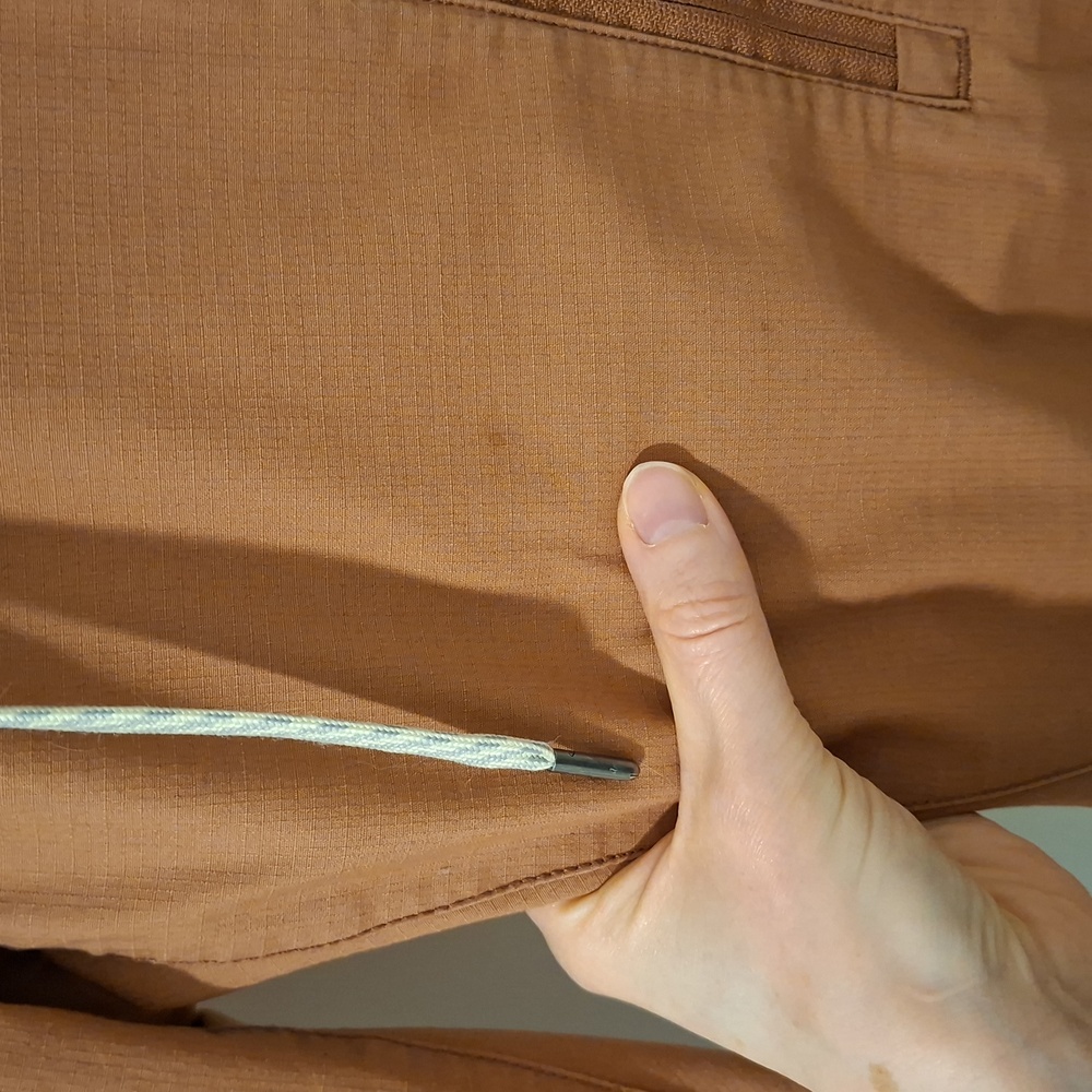 Vuori The Rise/The Shine Drawstring Ripstop Pants in Clay/Rust (Size XS) - Picture 10 of 10